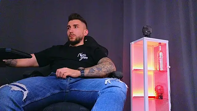 MightyAaron66 online show from February 22, 2025, 12:19 pm