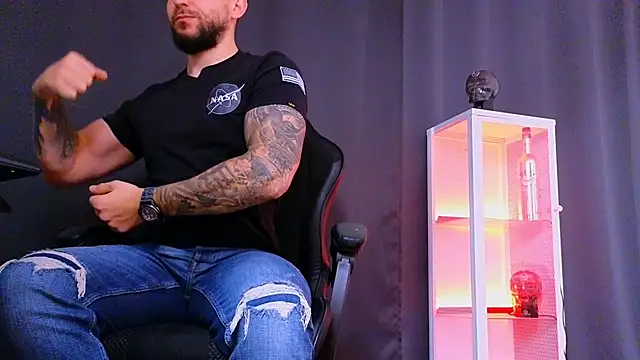 MightyAaron66 online show from March 5, 2025, 9:27 am