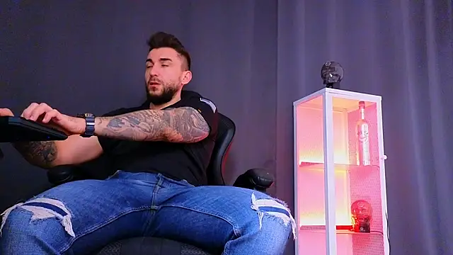 MightyAaron66 online show from March 6, 2025, 2:51 am