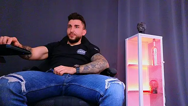 MightyAaron66 online show from March 7, 2025, 9:51 am