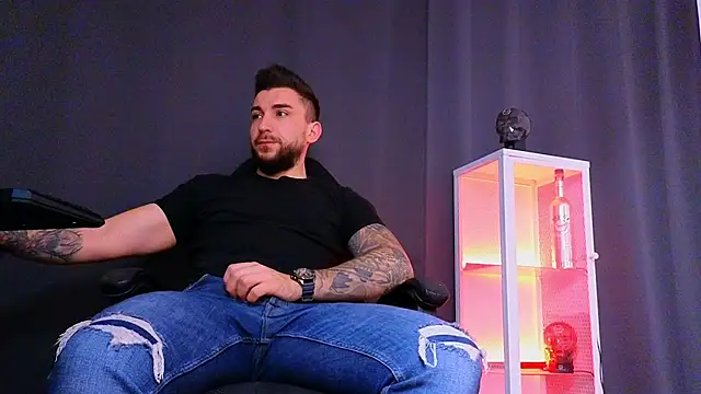 MightyAaron66 online show from March 9, 2025, 3:32 am