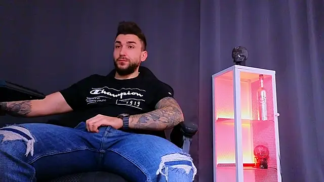 MightyAaron66 online show from March 11, 2025, 1:37 am