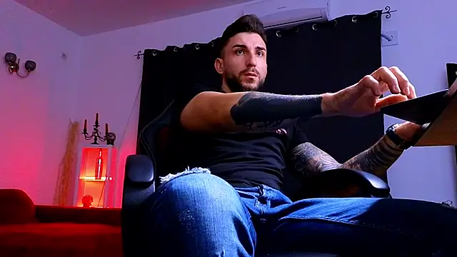 MightyAaron66 online show from October 3, 2025, 2:41 am