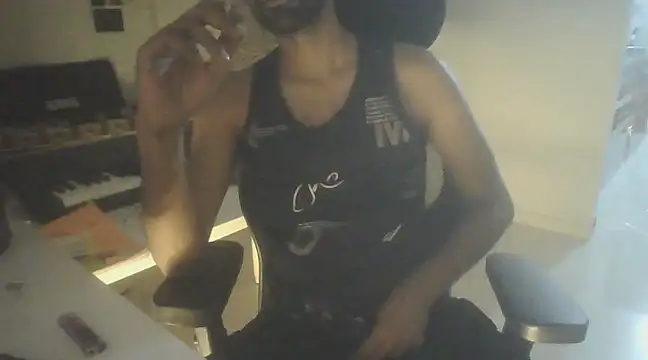 dominanthubby online show from December 5, 2024, 7:28 pm