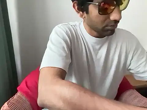 Snapshot of dominanthubby chatting on June 9, 2026, 7:31 am dominanthubby online show from June 9, 2026, 7:31 am