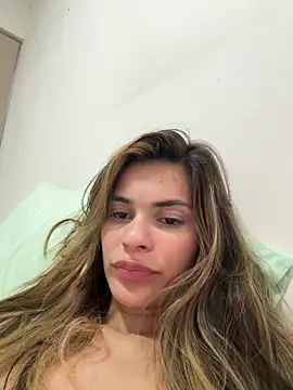 cuteluci  online show from January 28, 2025, 2:10 pm