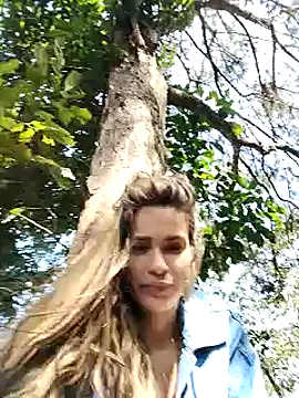 cuteluci  online show from February 2, 2025, 3:07 pm