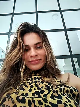 cuteluci  online show from March 21, 2025, 5:23 pm