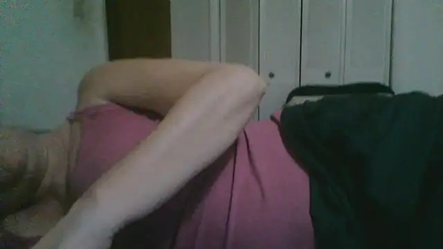 Emilylyn2501 online show from April 15, 2026, 3:24 am