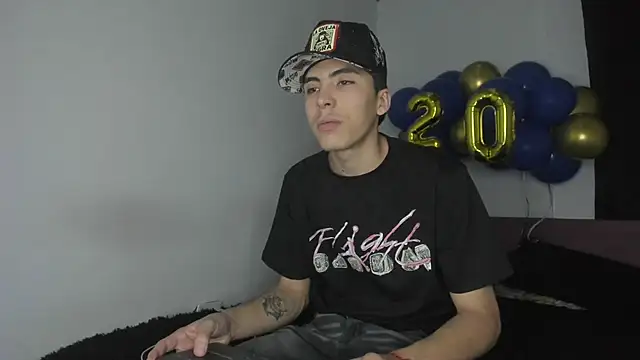 Snapshot of HeellBoy_ chatting on May 16, 2026, 5:04 am HeellBoy online show from May 16, 2026, 5:04 am