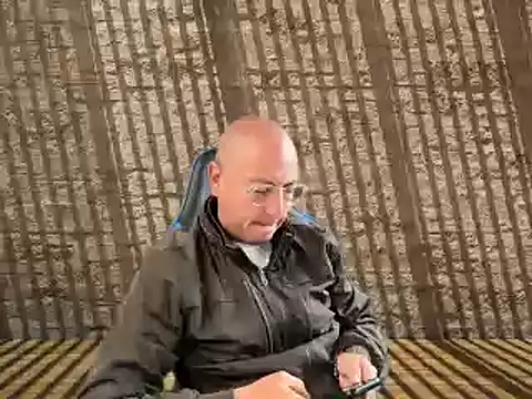 alanan881 online show from December 5, 2024, 2:55 pm