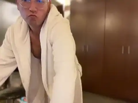 alanan881 online show from March 2, 2025, 9:31 am