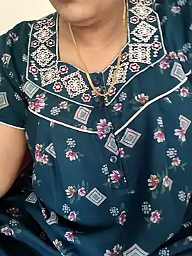 Snapshot of samitasharma chatting on July 20, 2026, 6:49 am samitasharma online show from July 20, 2026, 6:49 am