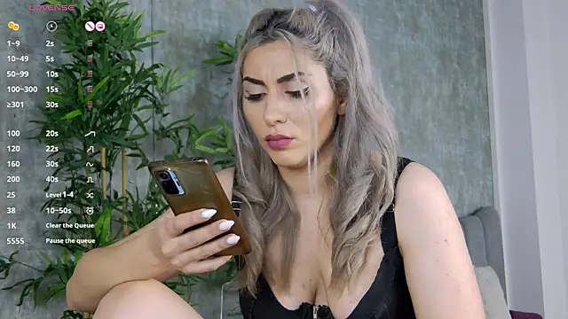 CelineMeyerr online show from January 25, 2025, 6:34 am