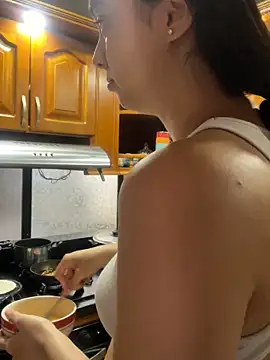 karla nill online show from November 10, 2025, 4:50 pm