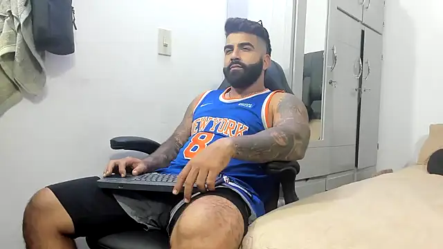 Snapshot of Lyon_vach chatting on January 25, 2025, 2:15 am Lyon vach online show from January 25, 2025, 2:15 am