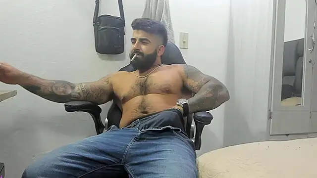 Snapshot of Lyon_vach chatting on January 26, 2025, 5:02 am Lyon vach online show from January 26, 2025, 5:02 am