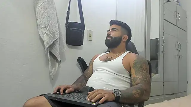 Snapshot of Lyon_vach chatting on January 30, 2025, 2:49 am Lyon vach online show from January 30, 2025, 2:49 am