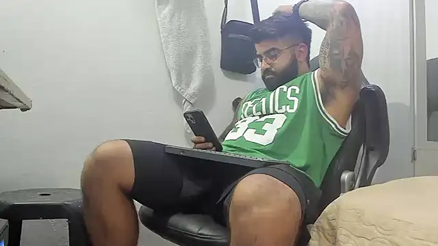 Snapshot of Lyon_vach chatting on January 31, 2025, 1:33 am Lyon vach online show from January 31, 2025, 1:33 am