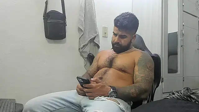 Snapshot of Lyon_vach chatting on February 4, 2025, 6:49 pm Lyon vach online show from February 4, 2025, 6:49 pm