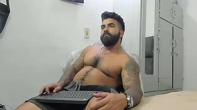 Snapshot of Lyon_vach chatting on February 7, 2025, 3:45 am Lyon vach online show from February 7, 2025, 3:45 am