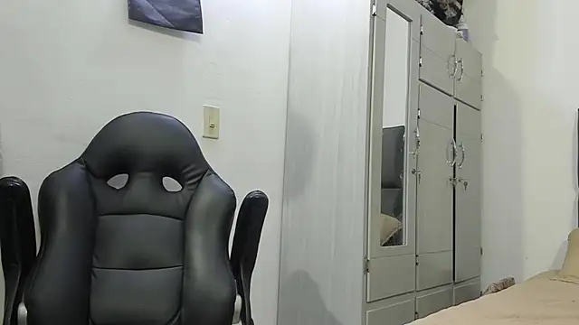 Snapshot of Lyon_vach chatting on February 7, 2025, 6:13 pm Lyon vach online show from February 7, 2025, 6:13 pm