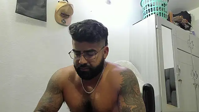 Snapshot of Lyon_vach chatting on February 10, 2025, 10:40 pm Lyon vach online show from February 10, 2025, 10:40 pm