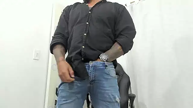 Snapshot of Lyon_vach chatting on March 8, 2025, 7:09 pm Lyon vach online show from March 8, 2025, 7:09 pm