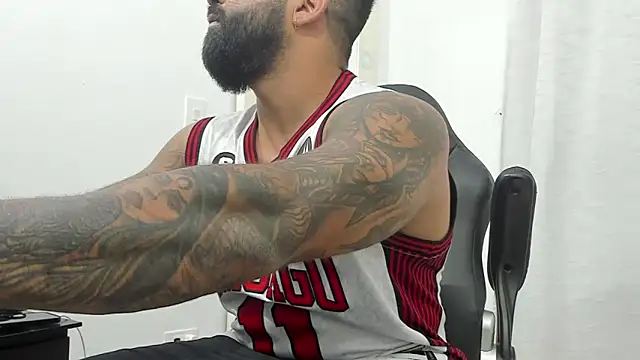 Snapshot of Lyon_vach chatting on March 9, 2025, 7:48 pm Lyon vach online show from March 9, 2025, 7:48 pm