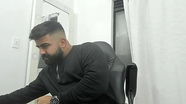 Snapshot of Lyon_vach chatting on March 11, 2025, 9:59 pm Lyon vach online show from March 11, 2025, 9:59 pm