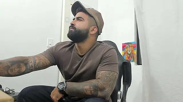 Snapshot of Lyon_vach chatting on March 17, 2025, 3:07 pm Lyon vach online show from March 17, 2025, 3:07 pm