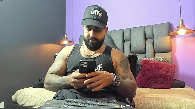 Snapshot of Lyon_vach chatting on September 8, 2025, 9:03 pm Lyon vach online show from September 8, 2025, 9:03 pm