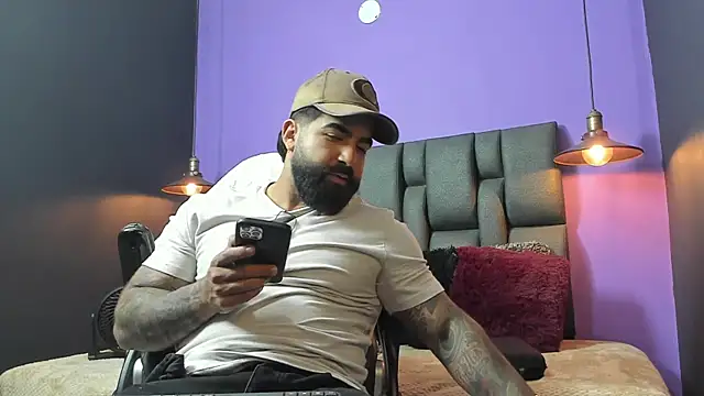 Snapshot of Lyon_vach chatting on September 10, 2025, 12:54 am Lyon vach online show from September 10, 2025, 12:54 am