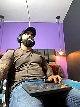 Snapshot of Lyon_vach chatting on October 1, 2025, 9:10 pm Lyon vach online show from October 1, 2025, 9:10 pm