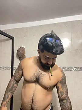 Snapshot of Lyon_vach chatting on October 6, 2025, 4:48 pm Lyon vach online show from October 6, 2025, 4:48 pm