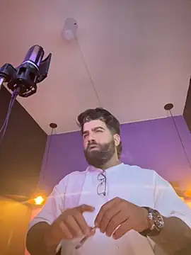 Snapshot of Lyon_vach chatting on October 10, 2025, 2:10 am Lyon vach online show from October 10, 2025, 2:10 am