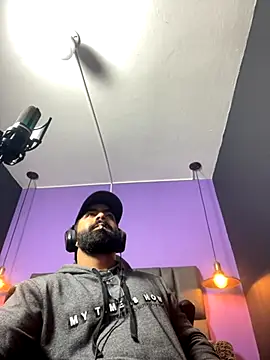 Snapshot of Lyon_vach chatting on October 12, 2025, 10:31 pm Lyon vach online show from October 12, 2025, 10:31 pm