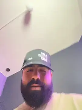 Snapshot of Lyon_vach chatting on October 21, 2025, 1:01 pm Lyon vach online show from October 21, 2025, 1:01 pm