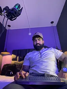 Snapshot of Lyon_vach chatting on October 27, 2025, 8:46 pm Lyon vach online show from October 27, 2025, 8:46 pm