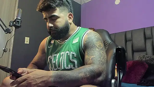 Lyon vach online show from February 17, 2026, 1:57 am