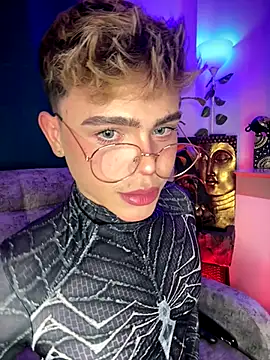 PRINCE STEV online show from October 3, 2025, 12:18 am