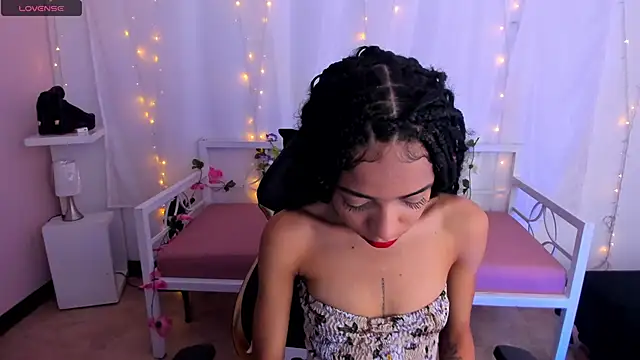 Abigail Wilson  online show from December 11, 2024, 9:55 pm