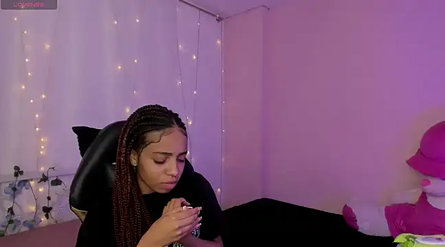 Abigail Wilson  online show from January 25, 2025, 11:43 pm