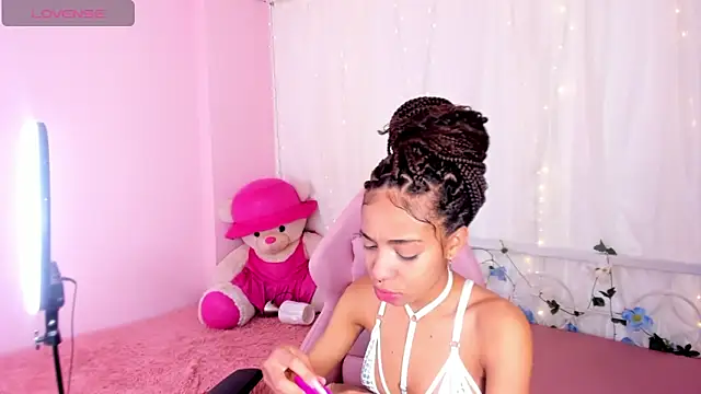 Abigail Wilson  online show from March 8, 2025, 7:53 pm