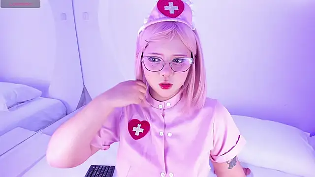 NanaOsaky online show from September 12, 2025, 11:54 am