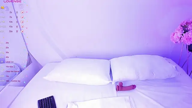 NanaOsaky online show from October 1, 2025, 12:00 pm