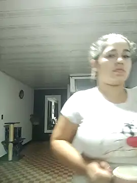 LaurenWelly  online show from November 17, 2025, 9:48 am