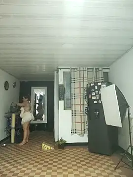 LaurenWelly  online show from February 28, 2026, 10:38 am