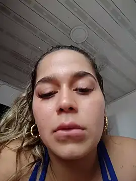 LaurenWelly  online show from April 18, 2026, 7:07 pm