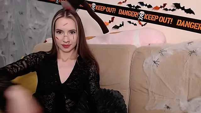 AmbrielHailey online show from October 31, 2025, 10:11 pm